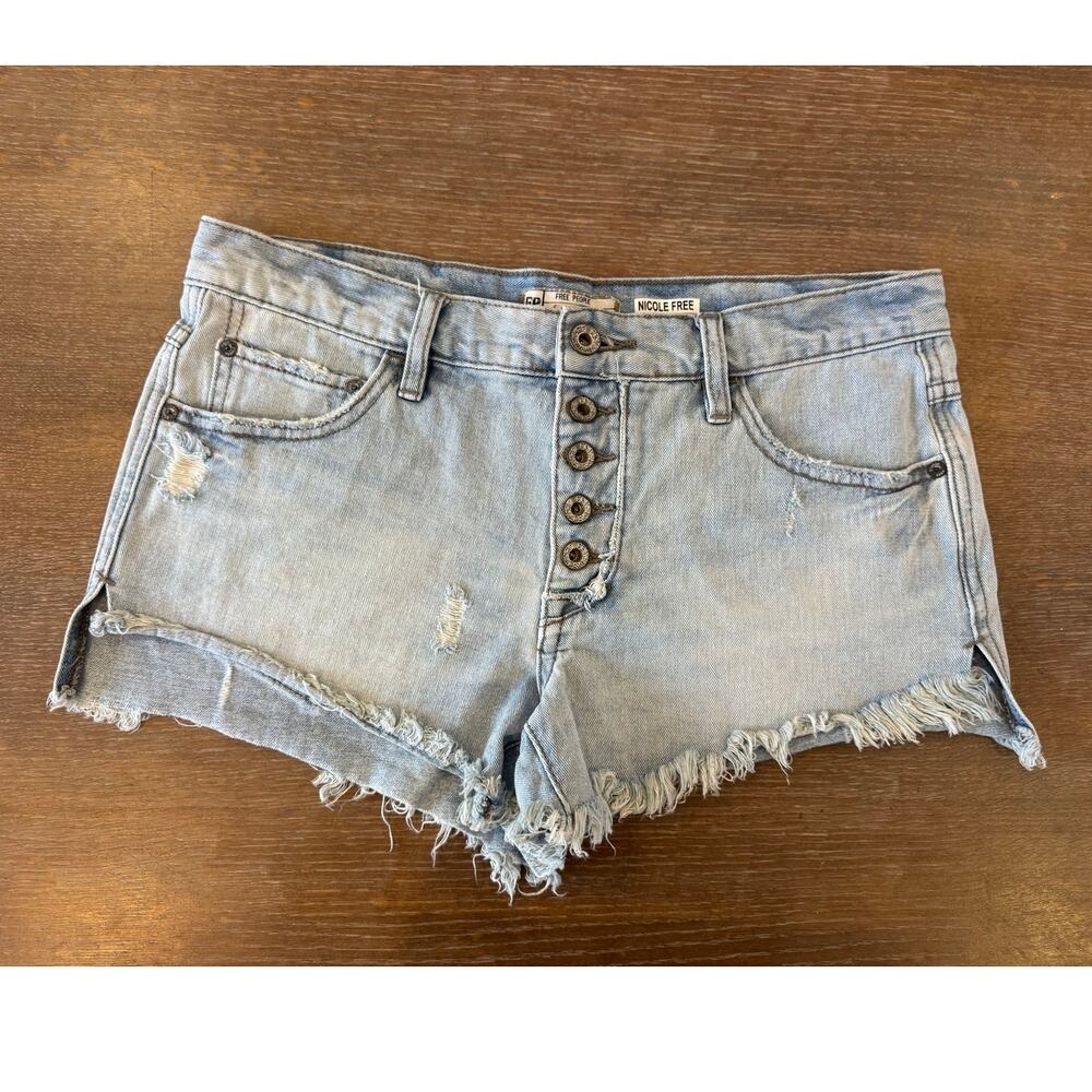 FREE PEOPLE Medium Wash Denim Cut off Jean Shorts Jorts Nicole Women size 26